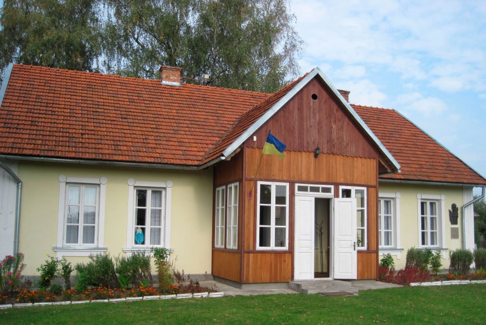 Музей-садиба родини Антоничів с. Бортятин